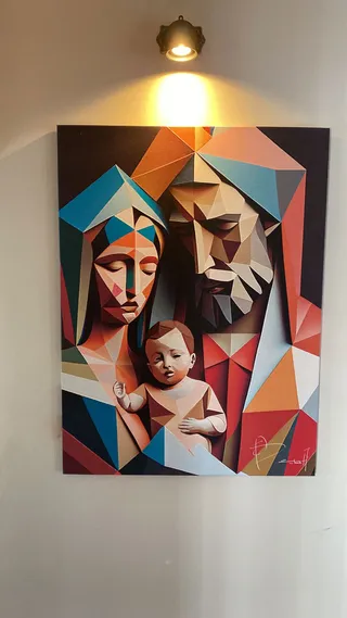 Quadro Família Divina Geométrica na casa de Tânia Maria Vieira