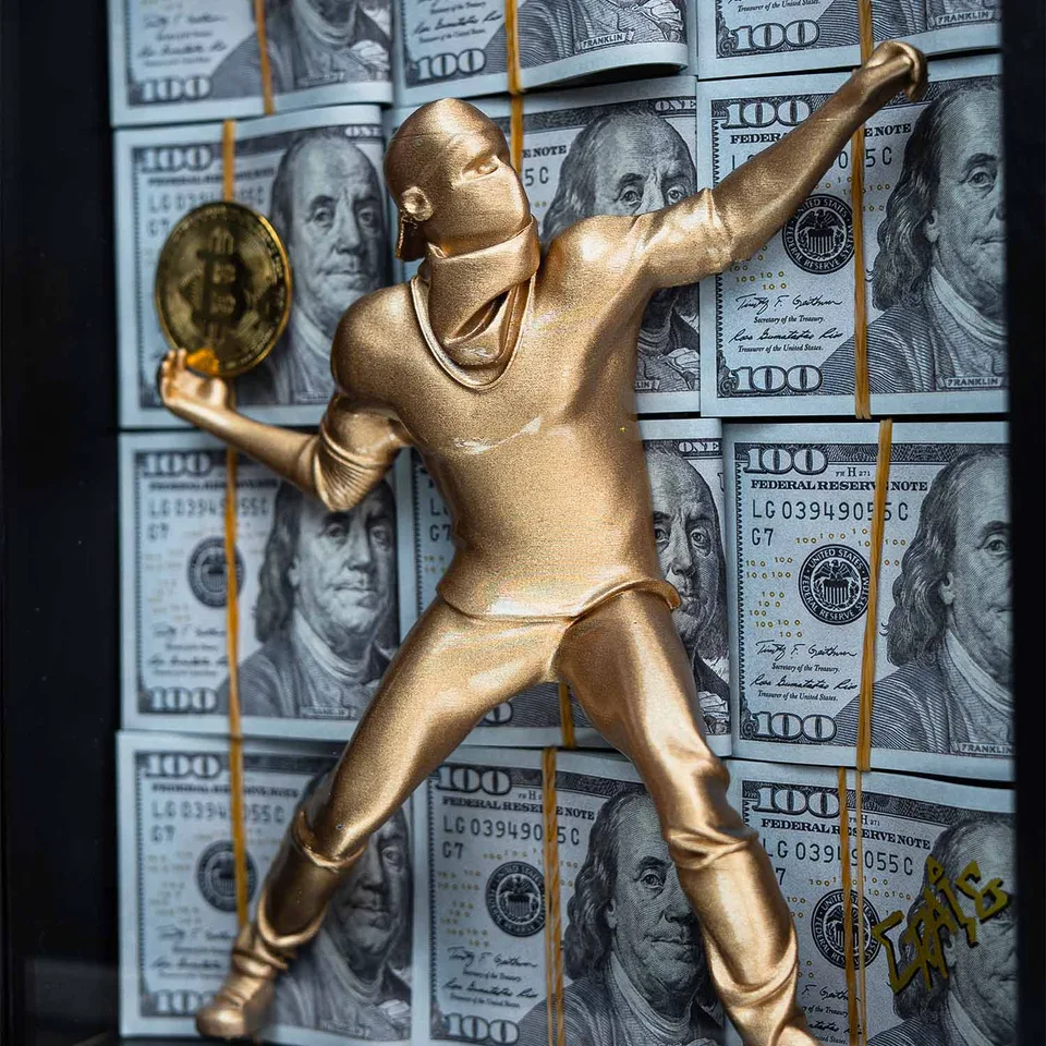 the crypto thrower — perspectiva ângulo exploração visual
