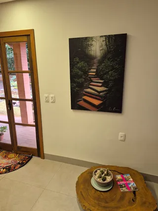 Quadro O Caminho do Conhecimento na casa de Regina Peron