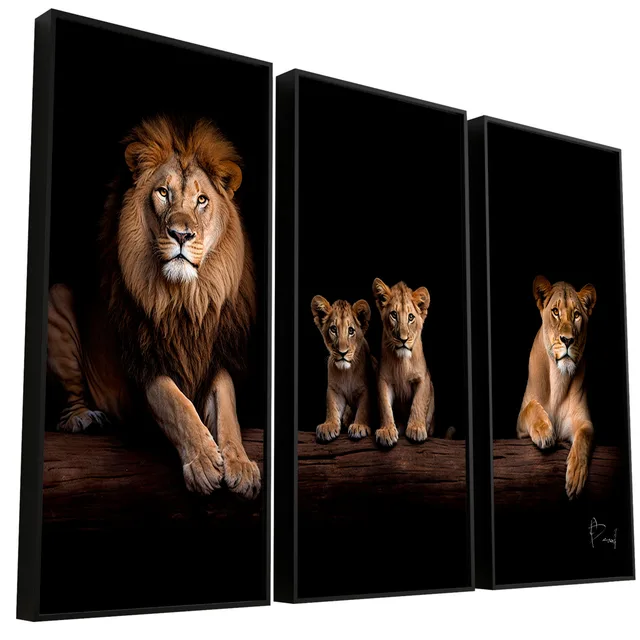 Quadro Família de Leões Elegantes - 2 Filhotes 3 Peças. Leão, dois filhotes e leoa com fundo escuro