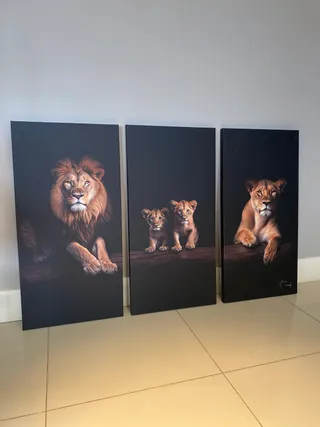 Quadro Família de Leões Elegantes - 2 Filhotes 3 Peças na casa de Vivian Nuernberg