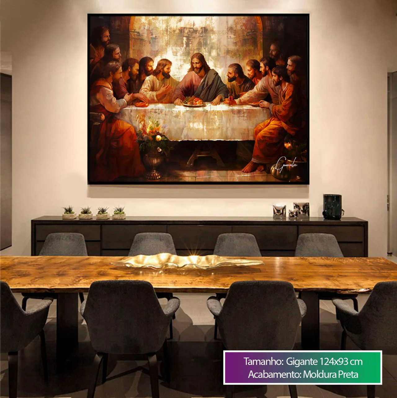 Quadro Santa Ceia Strati D'Arte, de Gonzalez, acima de aparador em sala de jantar com mesa de madeira