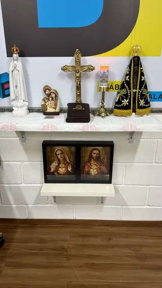 Os Sagrados Corações de Jesus e Maria 2 peças na casa de João Carlos