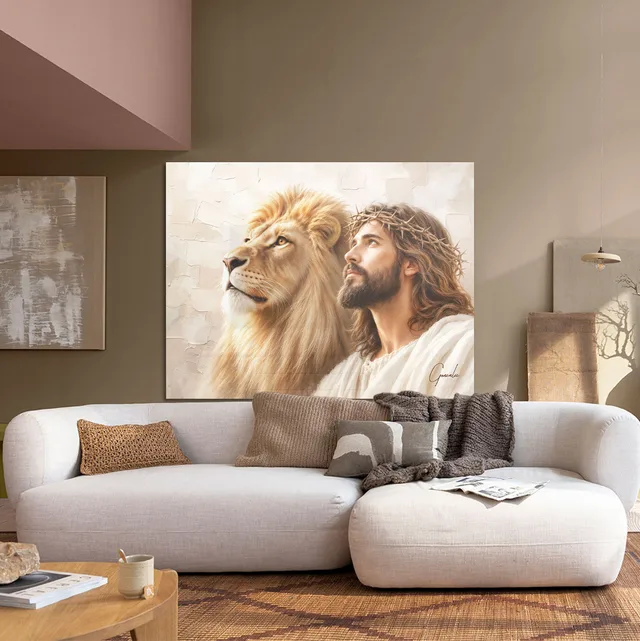 Quadro Salvador, O Leão de Judá em sala com sofá branco