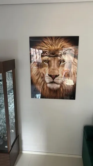 Quadro Leão de Judá na casa de Rodrigo Bastos