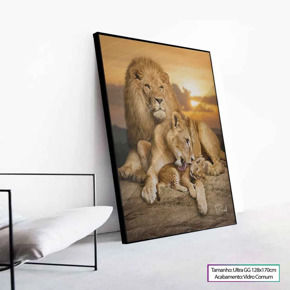 Quadro Família de Leões - O Primogênito com vidro apoiado no chão
