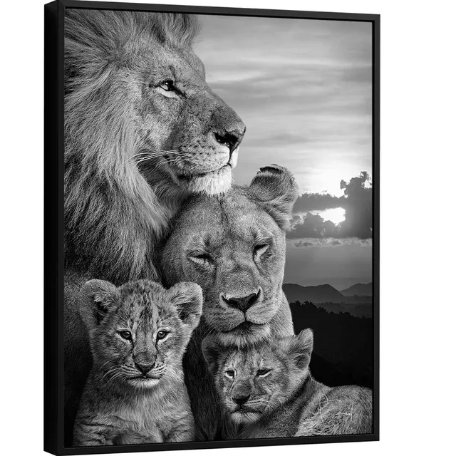 Quadro Família de Leões. Leão e leoa junto com seus filhotes, arte preta e branca