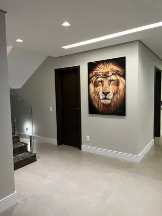 Quadro Leão de Judá na casa de Juliana Andrade
