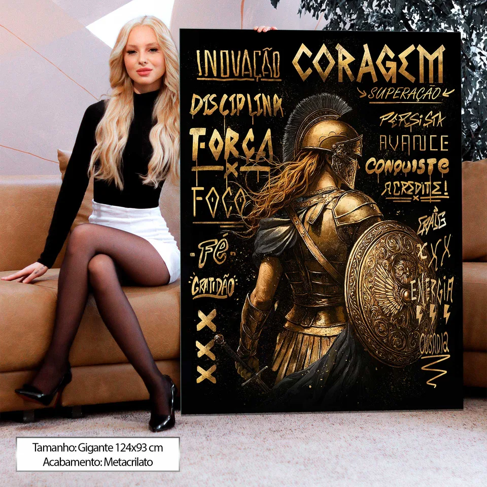 Quadro Loba de Esparta Dourada com modelo sentada ao lado