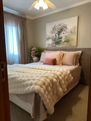 Quadro O Pastor da Paz – Coleção Minimalista na casa de Priscila Campos