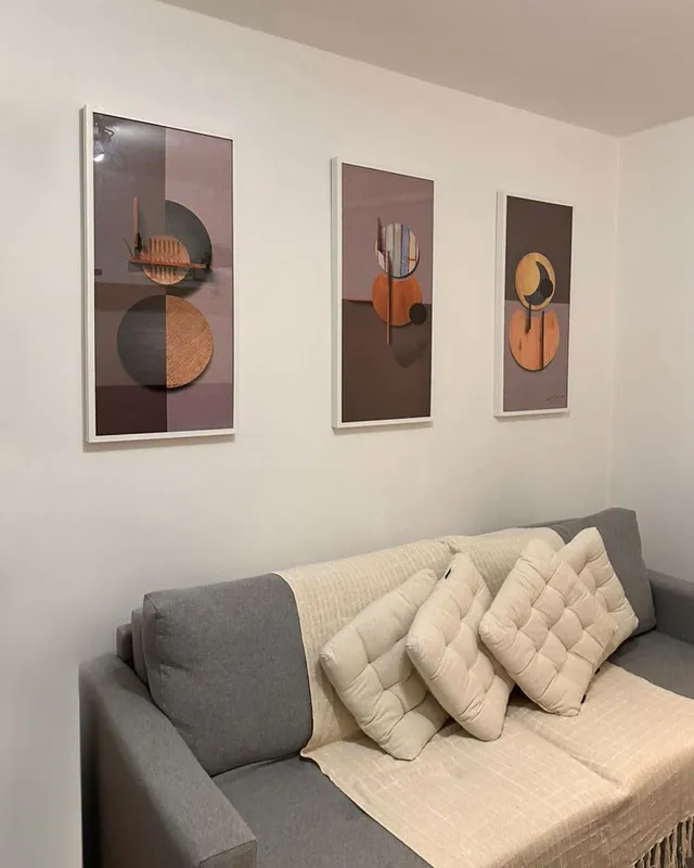 Coleção de Quadros Abstratos Amadeirado 3 Peças na casa de Juliane Siqueira