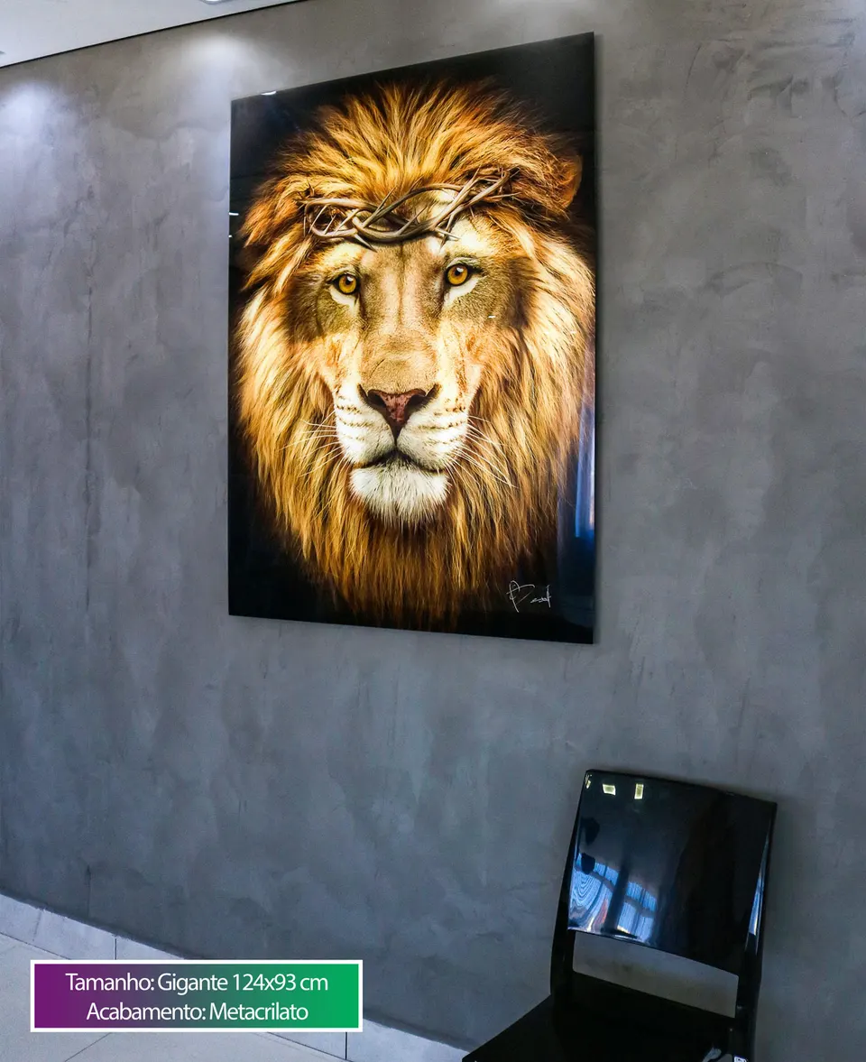Quadro Leão de Judá acabamento metacrilato em escritório
