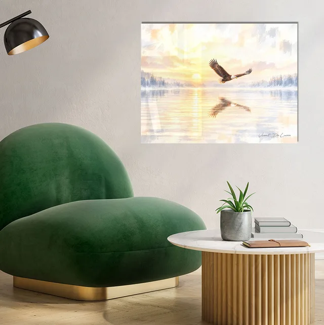 Quadro A Suavidade da Águia em sala com poltrona verde e mesa lateral