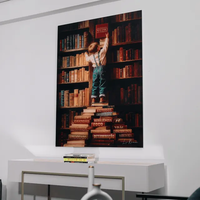 Quadro Crescendo com Sucesso acima de escrivaninha em sala de estudos
