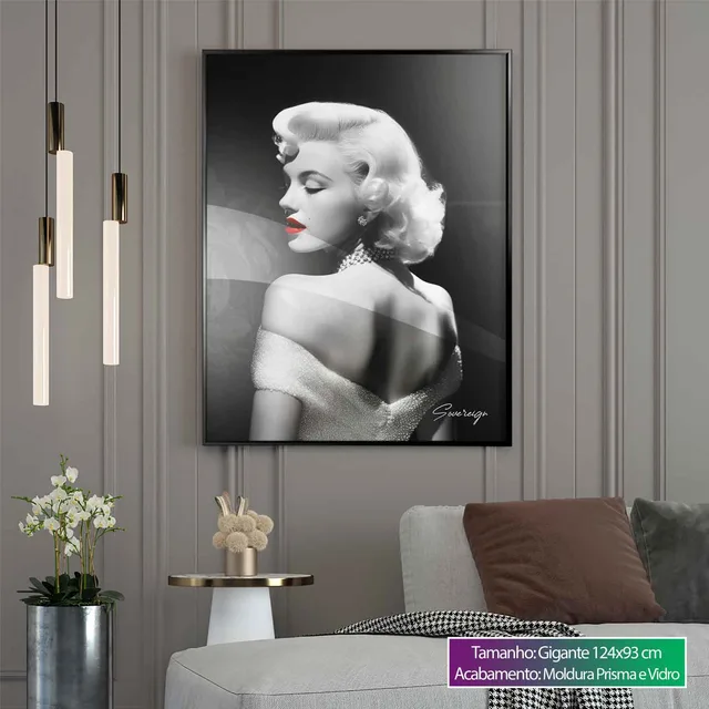 Quadro Marilyn Monroe em corredor com luminárias pendentes