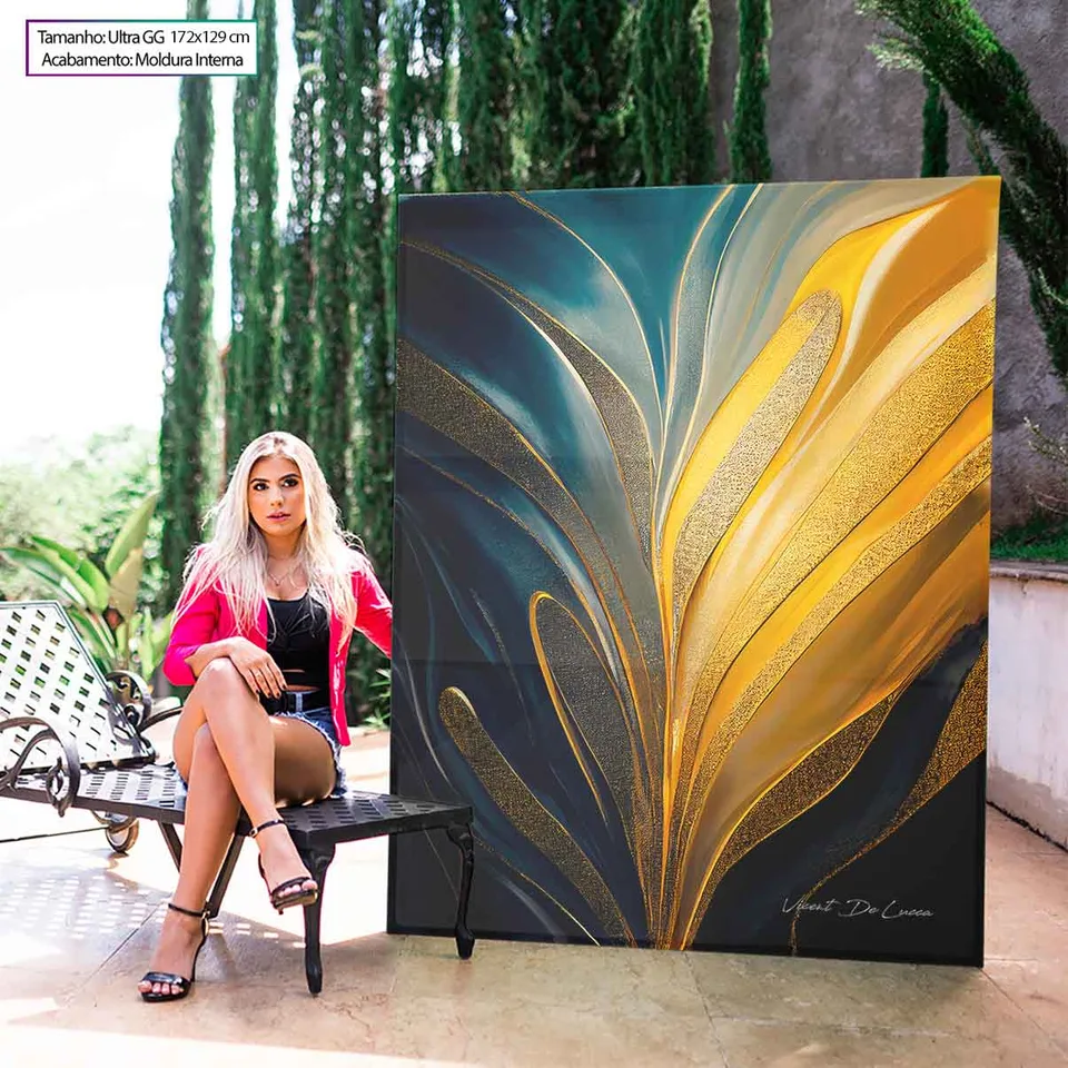 Quadro Abstrato Perene com moldura interna ao lado de uma pessoa, para mostrar o tamanho