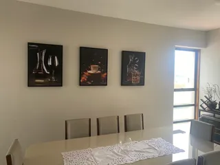 Quadro Whisky na casa de Valeria Barberi