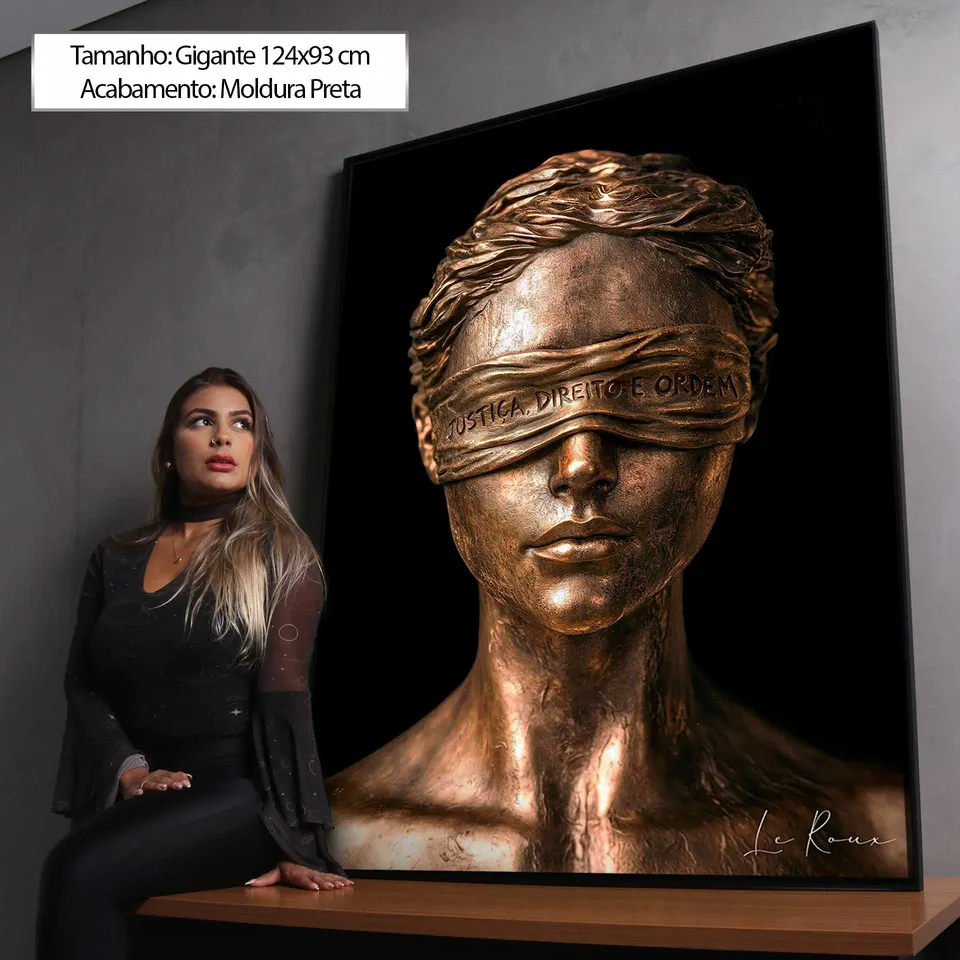 quadro rosto deusa da justiça detalhes — acabamento dourado textura metalizada