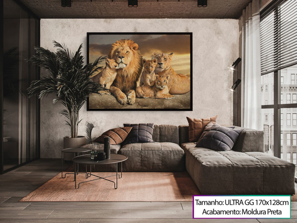 quadro a linhagem do leão na parede de uma sala mobiliada