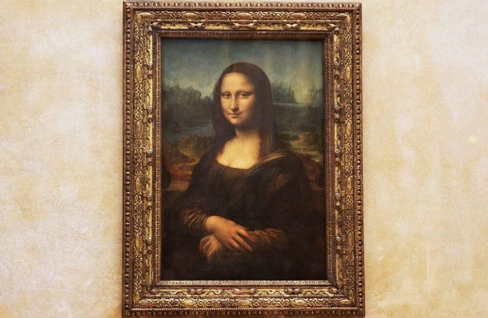 O sorriso de Monalisa quadro no Louvre