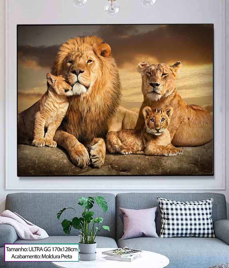 quadro decorativo na parede da sala com uma família de leões