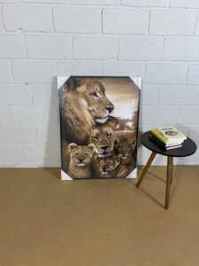 Quadro Família de Leões Colorido 3 Filhotes [Mostruário]